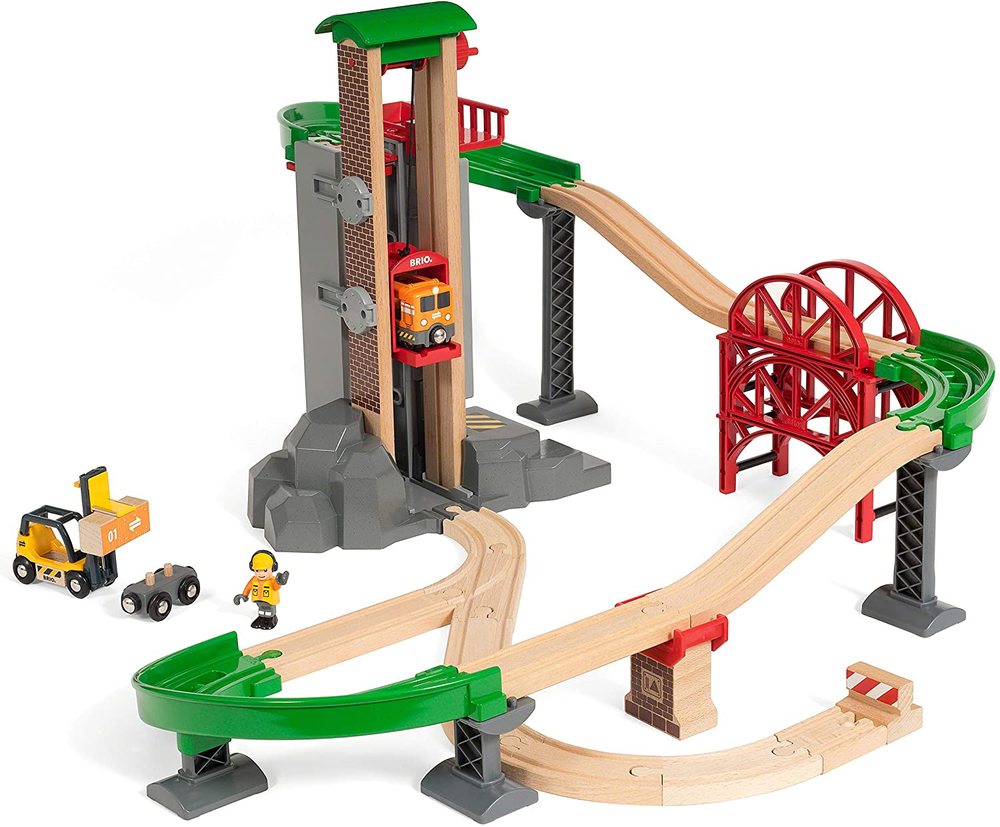 BRIO Lift & Load Warehouse Set